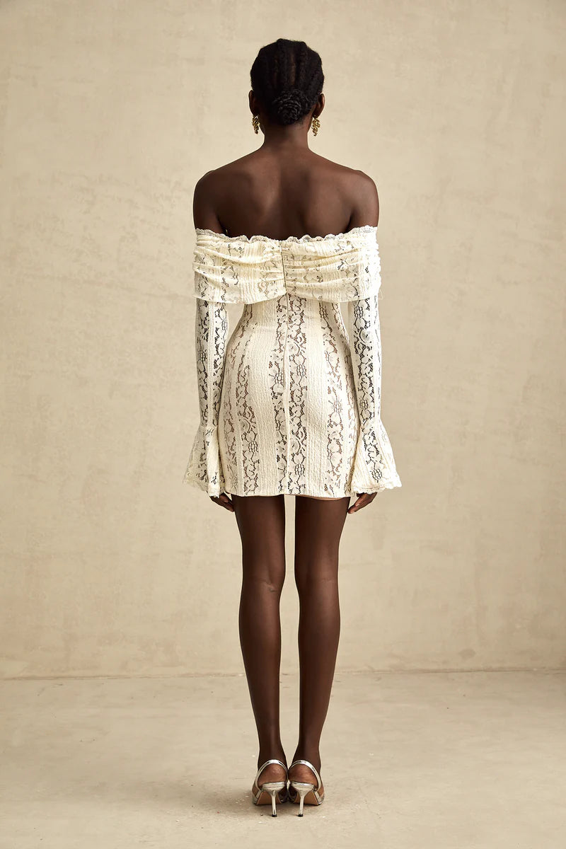 Émeline en dentelle florale mini-robe à boucles à bouffée en neutres