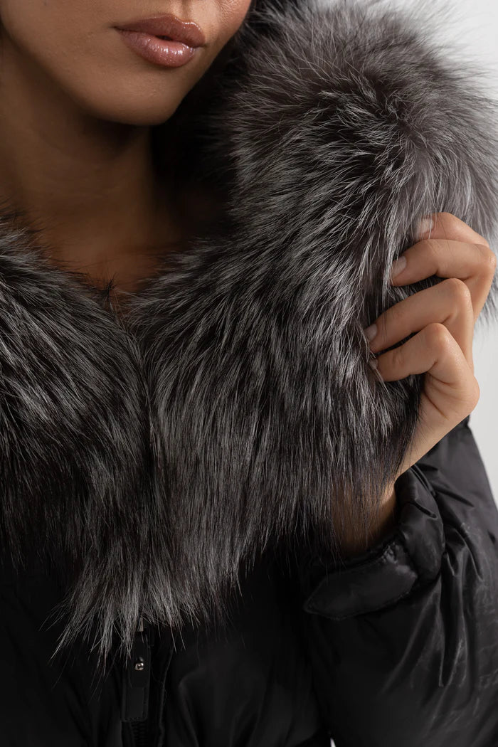 Puffer Jacket With Waistbelt And Gray Fox Fur-Lined Hood - Black