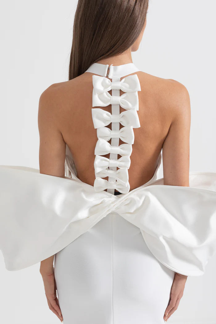 Elegant Dress With Back Bow Details