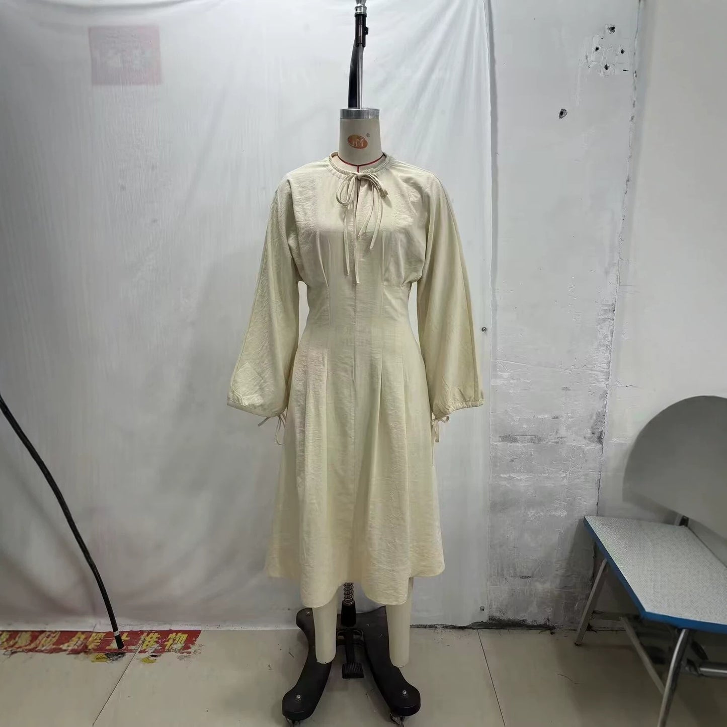 Long-Sleeved Round Neck Slim Pleated Dress