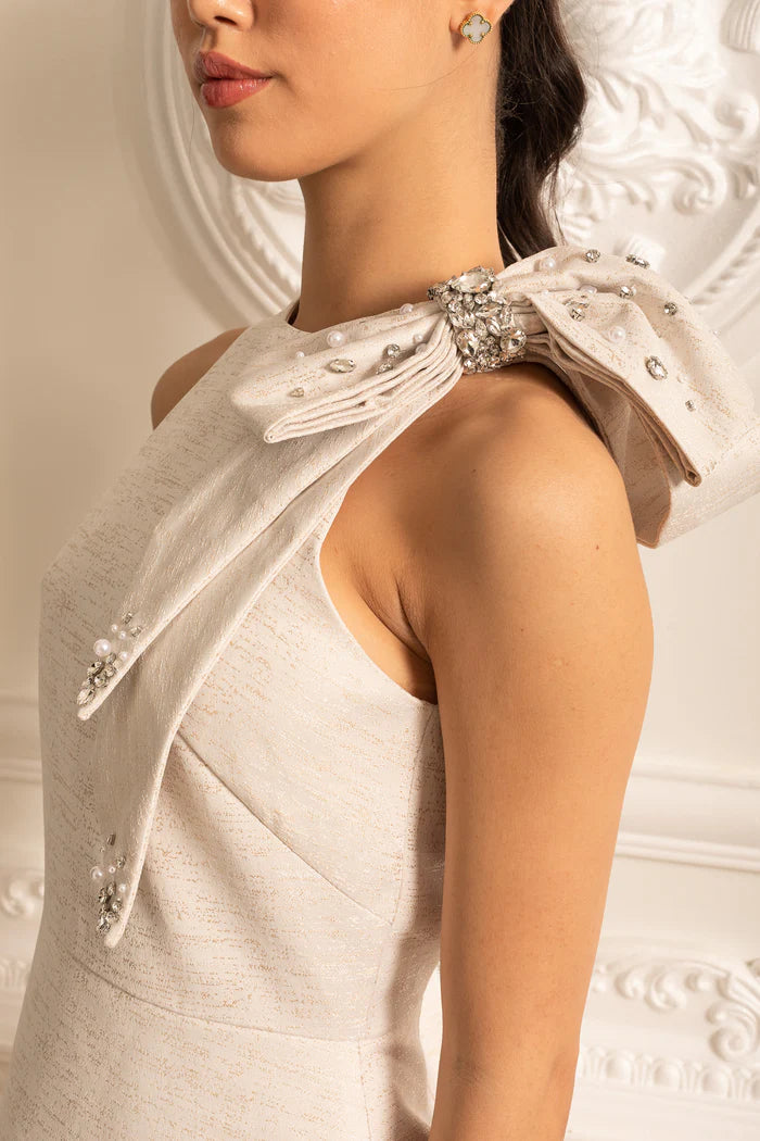 Elegant Dress With Pleated Tulle Skirt, Shoulder Bow And Sparkling Embellishments - Ivoire