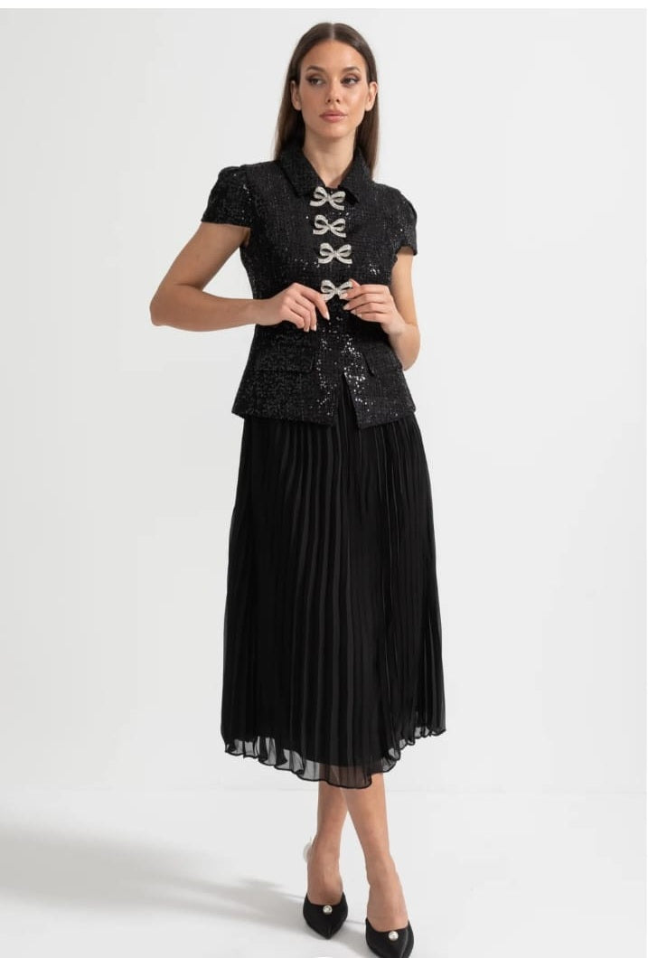 Elegant Dress With Sequined Top And Pleated Skirt - Black