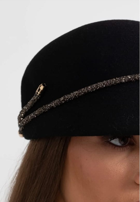 Short Brim Hat With Wrapped Detail - Black