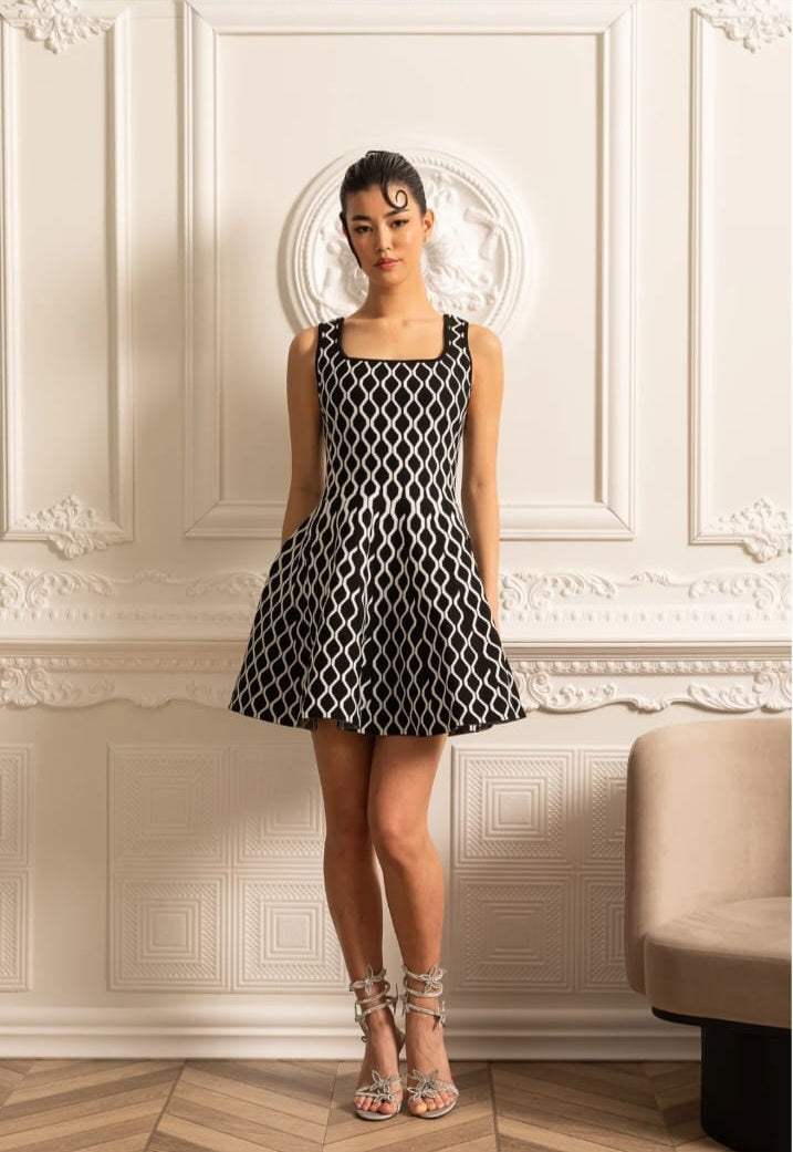 Elegant Mini Dress With White Wave Pattern - Black