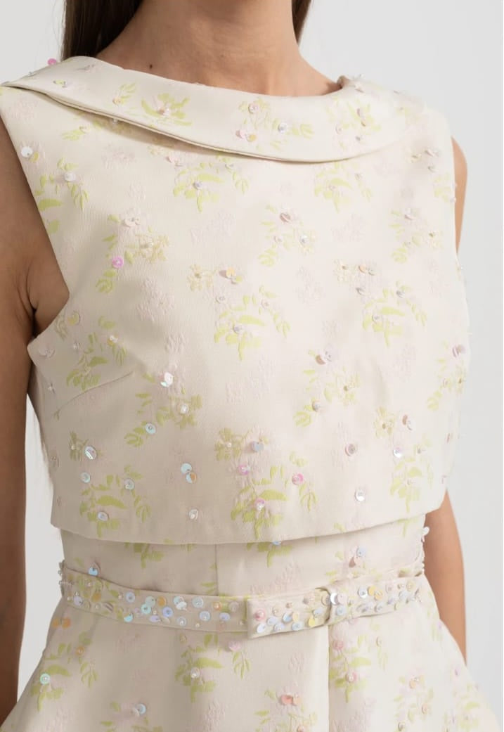 Blumengestickte ärmellose Kleid mit hohem Ausschnitt und vorderer Schlitz - Ivoire