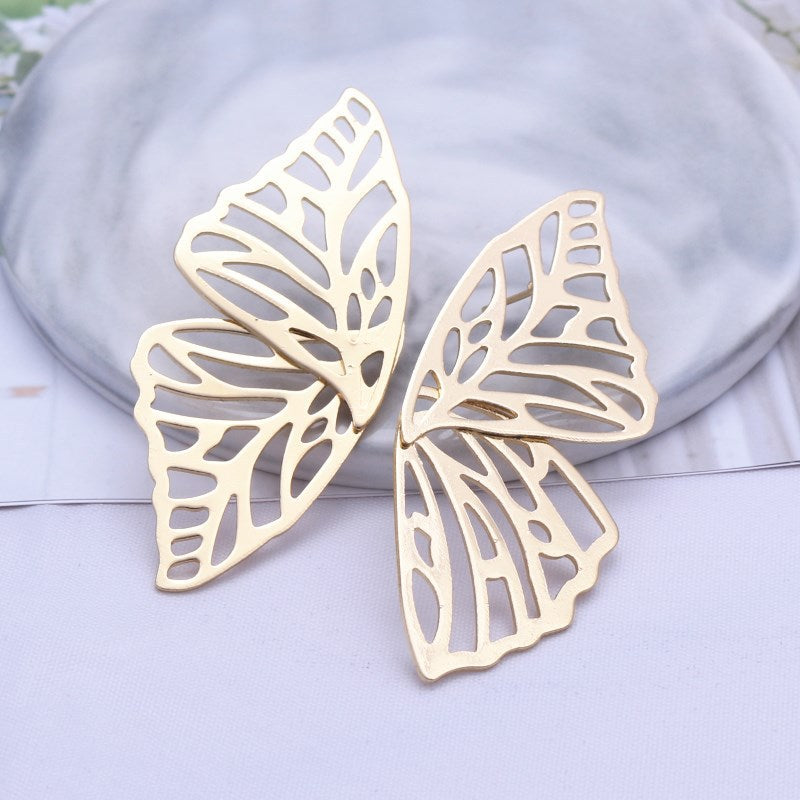 Short hollow butterfly wings shape stud earrings