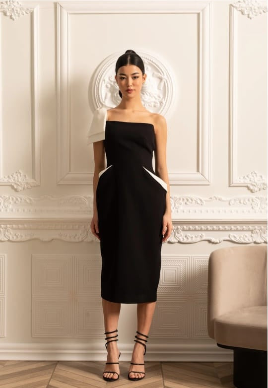 Elegant Asymmetrical Dress With Contrasting White Detachable Capelet - Black