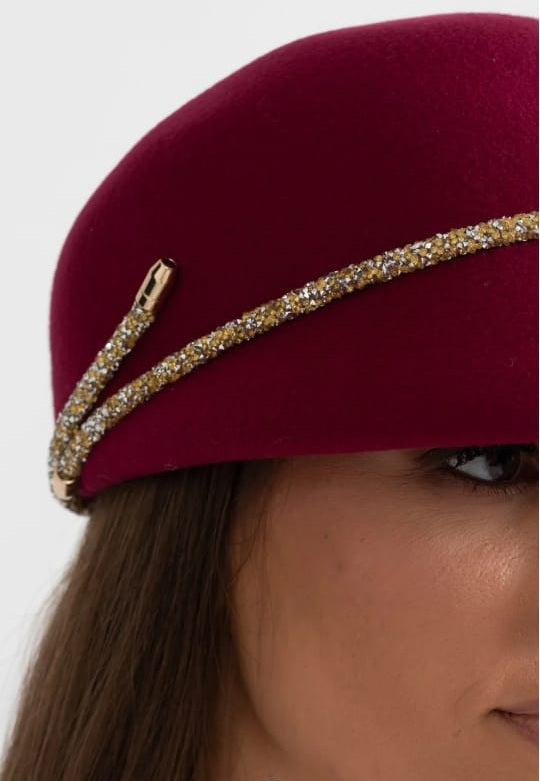 Short Brim Hat With Wrapped Detail - Burgundy