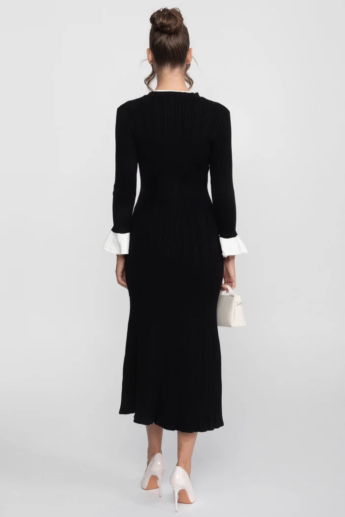 Ribbed Knit Midi Dress With White Cuffs And Collar - Black
