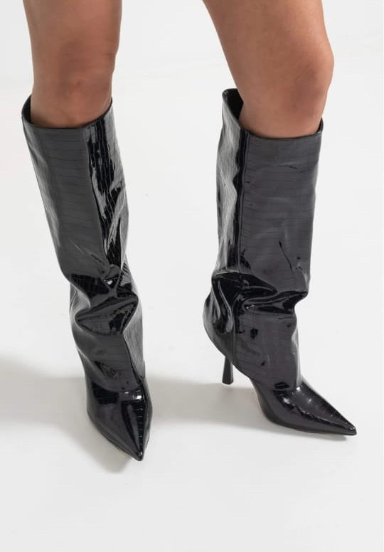 Knee-High Alligator Skin Pattern Pointed Boots - Black