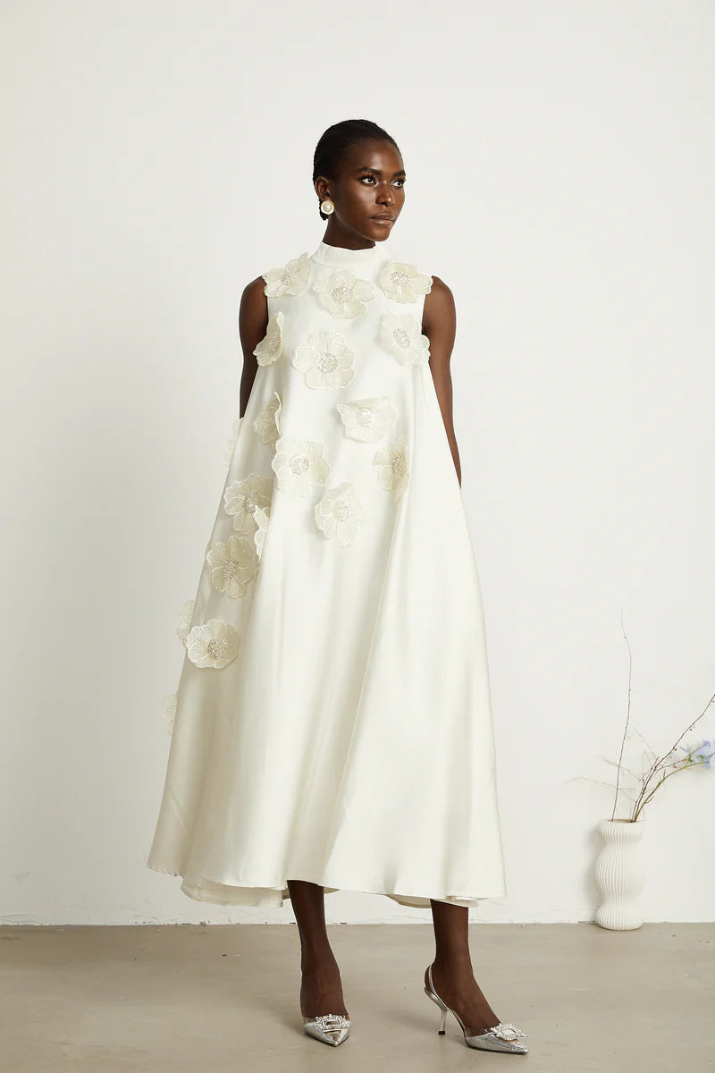 Émilie sleeveless floral-applique maxi dress in White