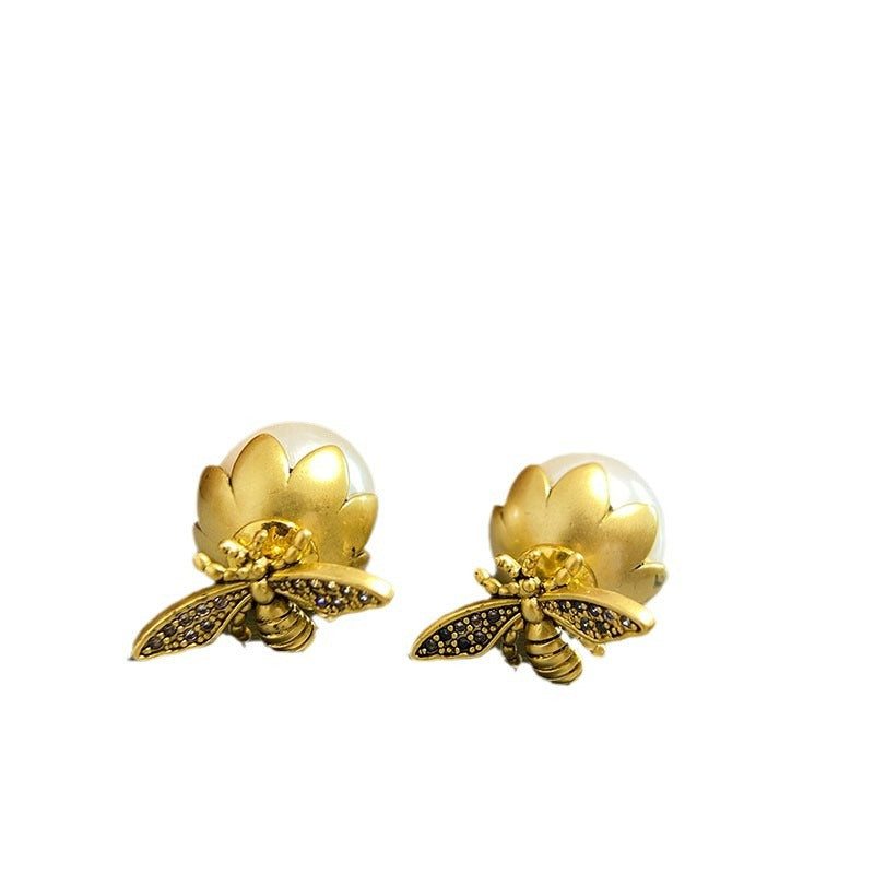 Bee pearl stud earrings