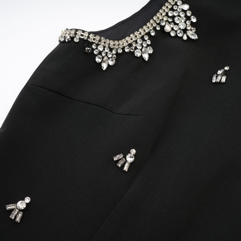 Robe découpée noire de la médée