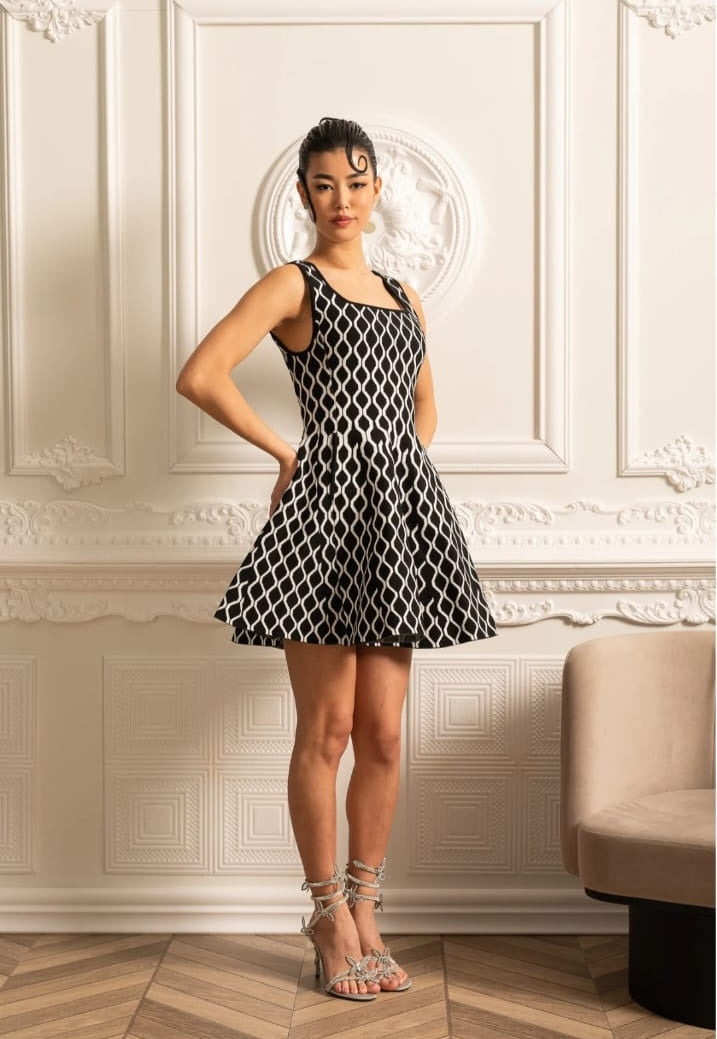 Elegant Mini Dress With White Wave Pattern - Black