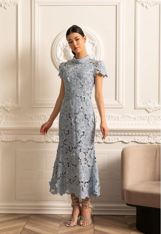Blumenmuster Spitzenkleid mit hohem Kragen und Midi -Rock - Blau