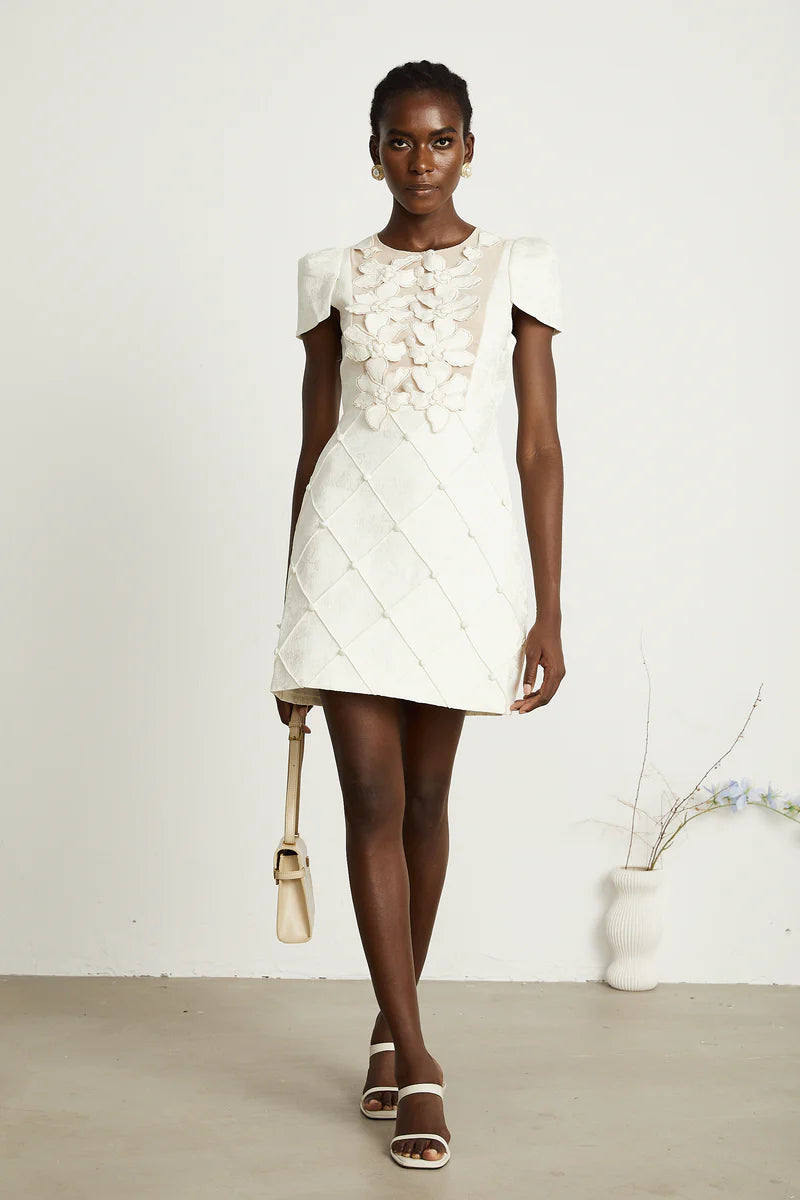 Coralie White Petal-Detail Mini robe robe