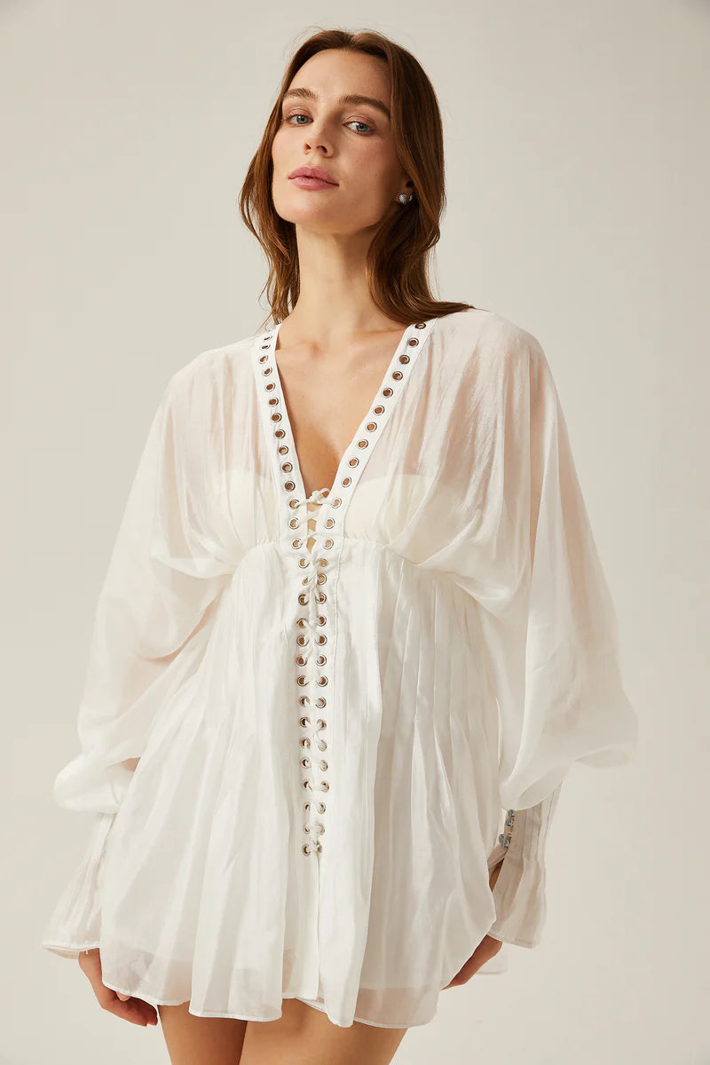 Yvonne en V-Neck Front-Tie Semi-Sheer Mini robe