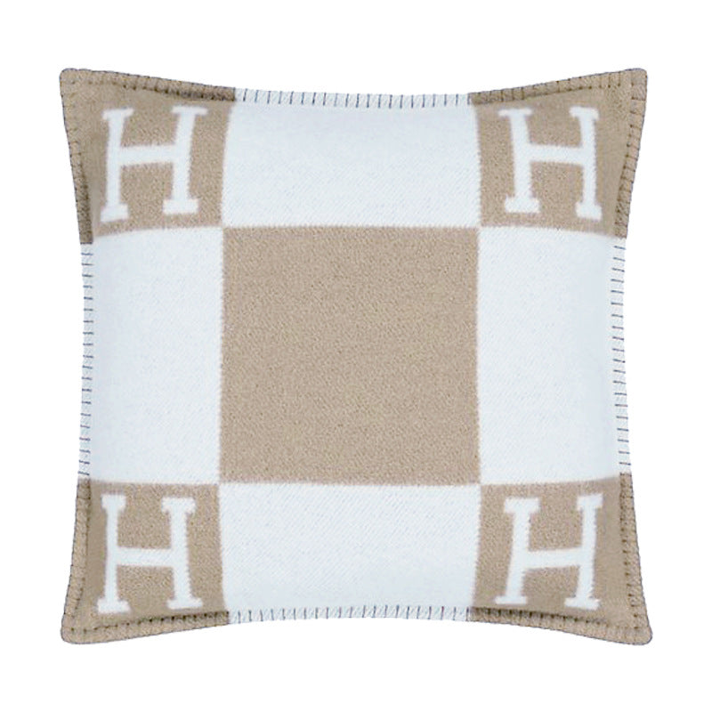 Herme wool pillow