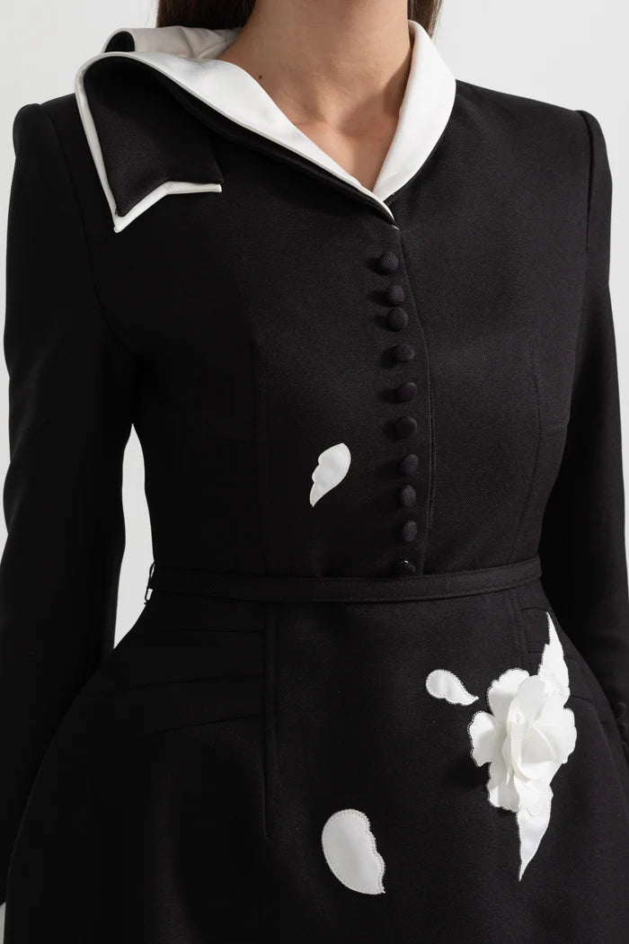 Floral Embellished Dress With Contrasting White Collar And Decorative Fabric Flowers - Black