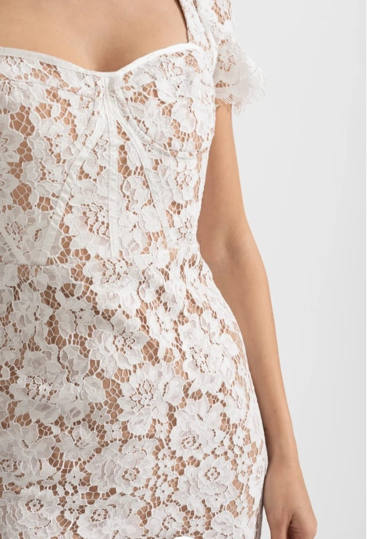 Short Sleeved Lace Dress With Delicate Matching Waist Belt - White