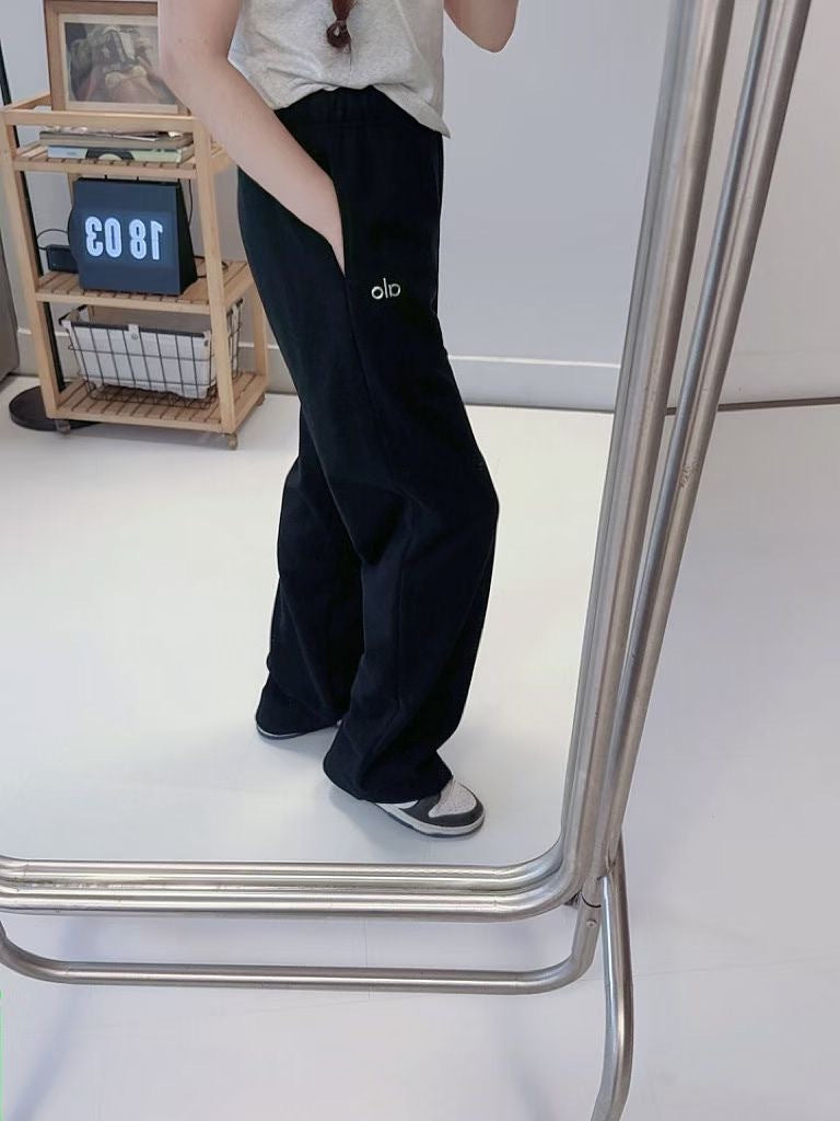 Versatile Classic Logo Straight-Leg Sweatpants -ALO(Brand)