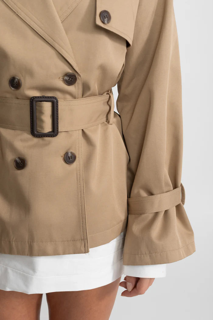 Cropped Double-Breasted Trench Jacket With Belted Waist – Camel