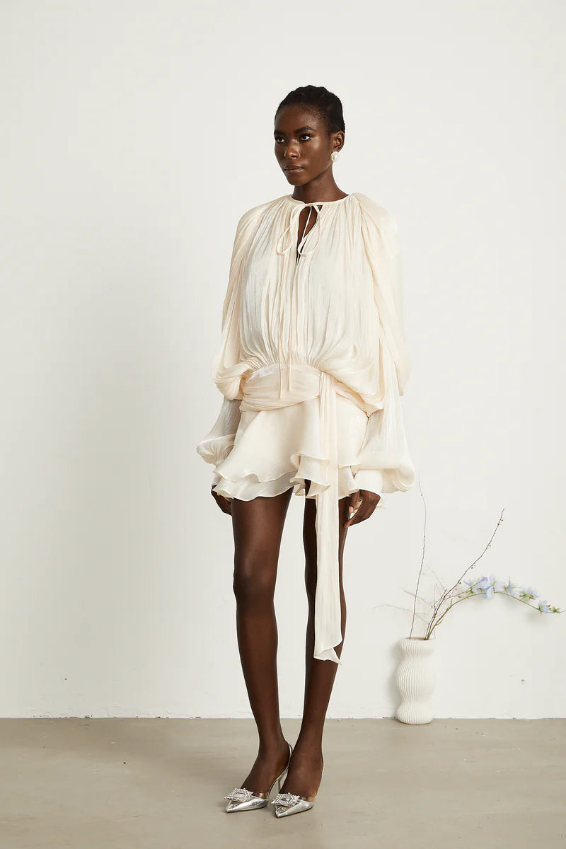 Eugénie Mini robe à volants entièrement plée en neutres
