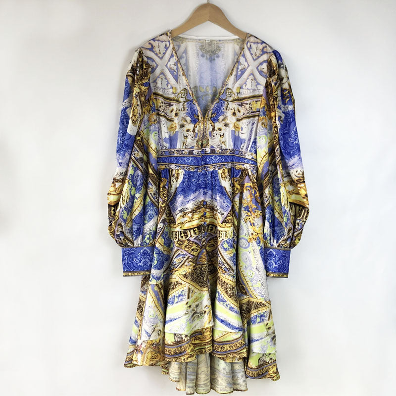 Robe de volants à col en V