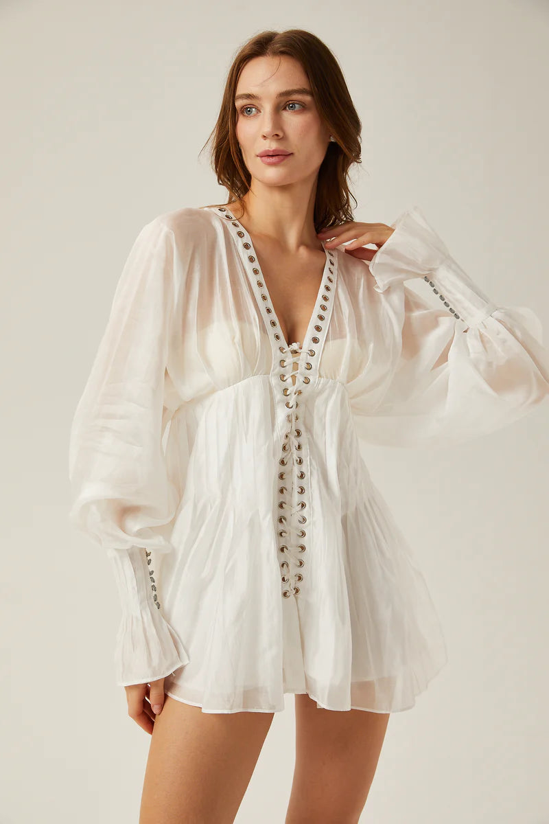 Yvonne en V-Neck Front-Tie Semi-Sheer Mini robe