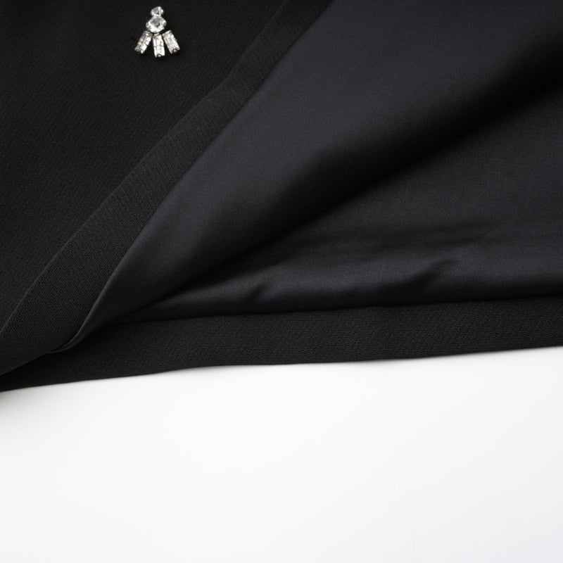 Robe découpée noire de la médée