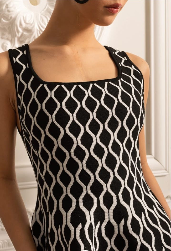 Elegant Mini Dress With White Wave Pattern - Black