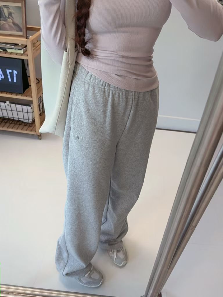 Versatile Classic Logo Straight-Leg Sweatpants -ALO(Brand)