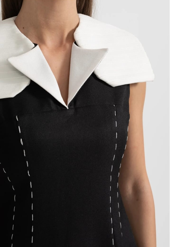 Contrasting Stitch Sleeveless Midi Dress With Oversized White Shoulders - Black