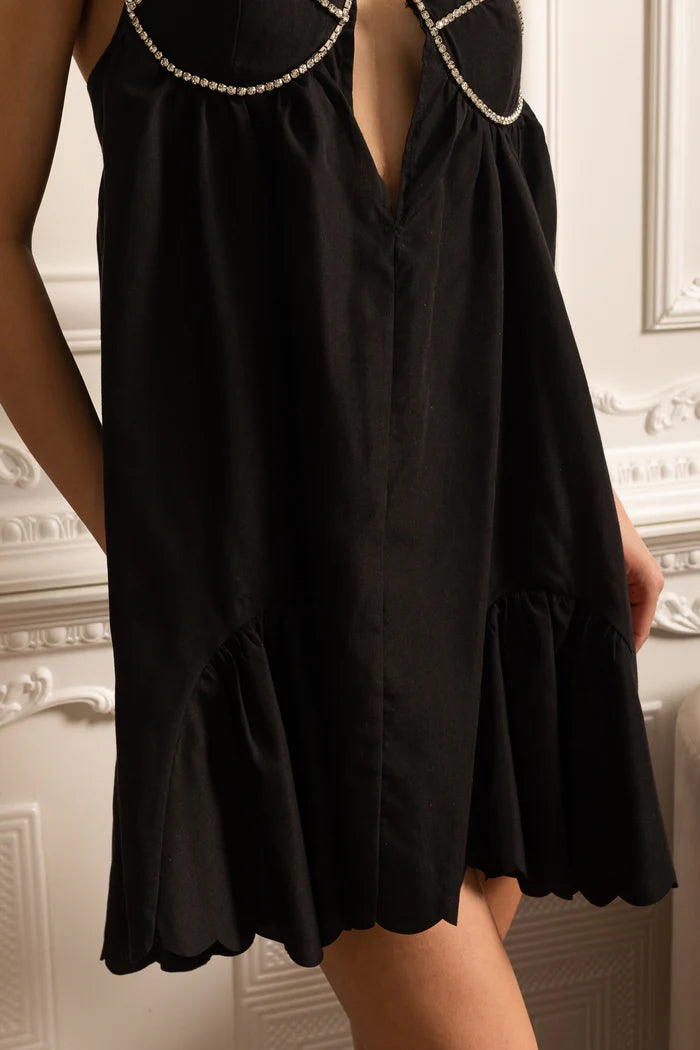 Jakobsmuschel -Schnitt -Mini -Kleid mit funkelnden Trägern und Brustverzierungen - Schwarz