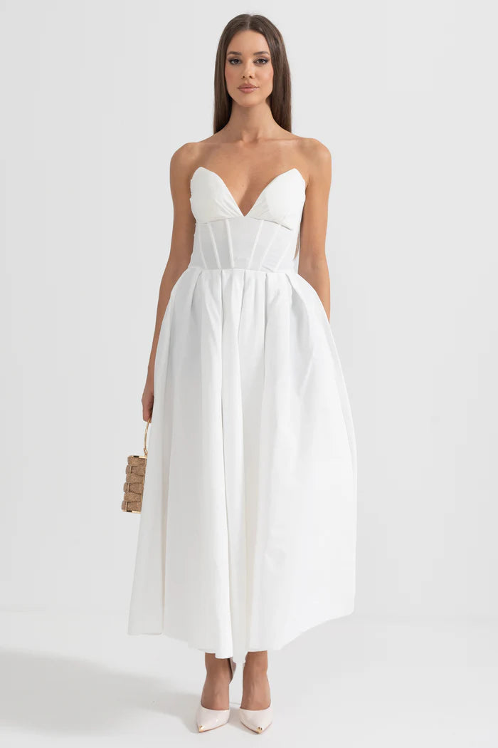 Sophisticated Strapless Midi Dress with Fitted Bodice