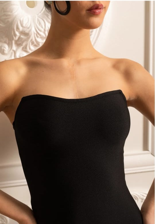 Sophisticated Evening Dress With Golden Roses At Hemline - Black