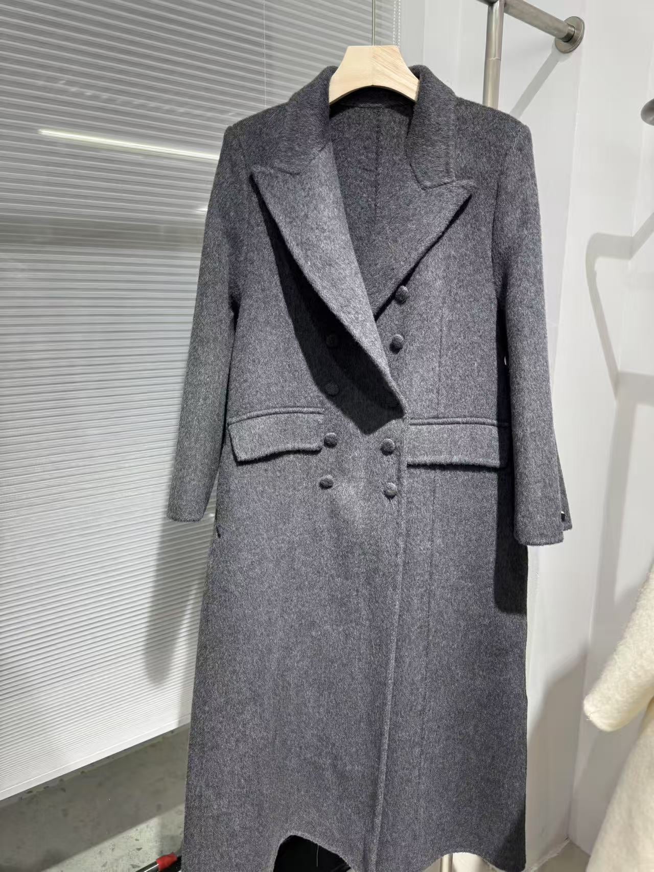 Double-faced cashmere mid-length coat