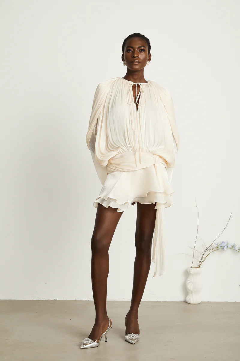 Eugénie Mini robe à volants entièrement plée en neutres