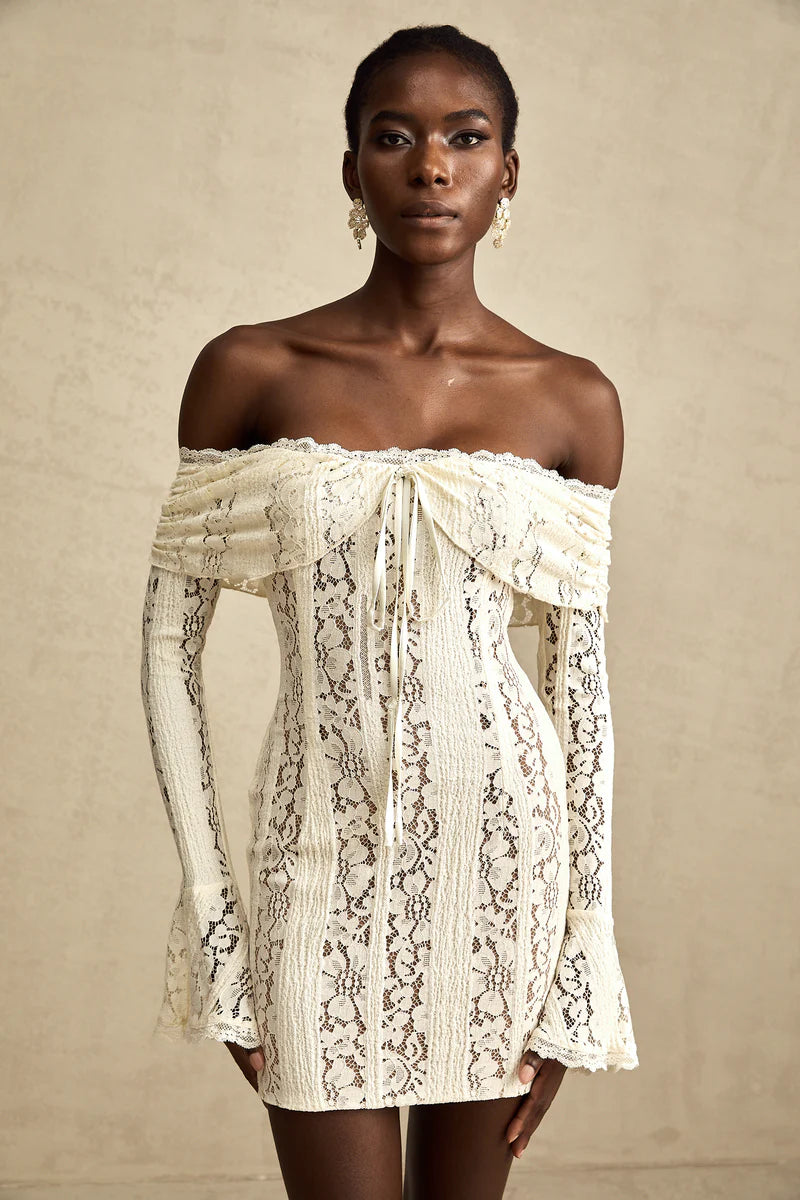 Émeline en dentelle florale mini-robe à boucles à bouffée en neutres