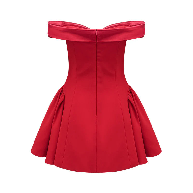 Mini robe à épaules à épaules dérivées