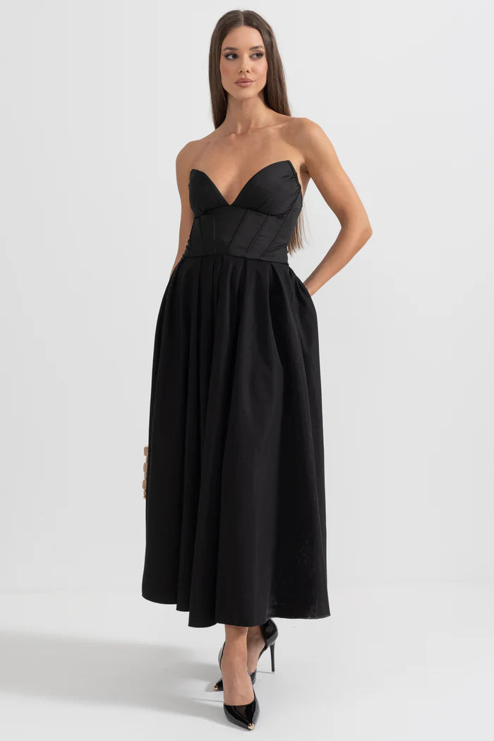 Sophisticated Strapless Midi Dress with Fitted Bodice