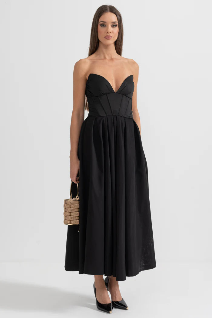 Sophisticated Strapless Midi Dress with Fitted Bodice