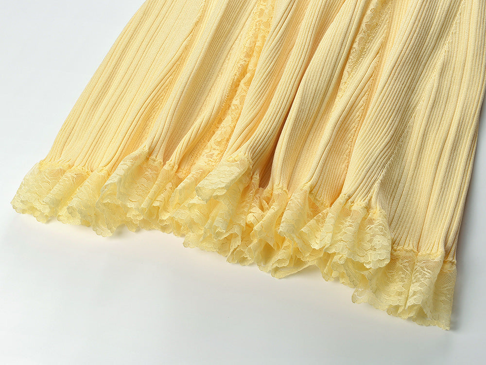 Cross Kragen hohles Spitzenspleißen schlankes Kleid