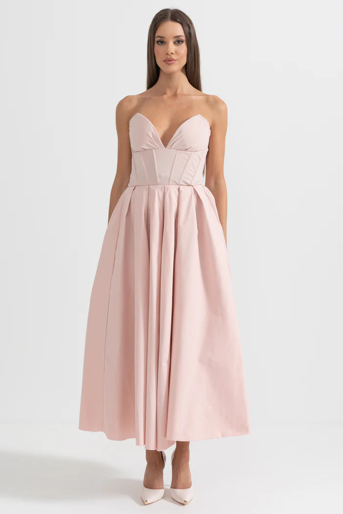 Sophisticated Strapless Midi Dress with Fitted Bodice