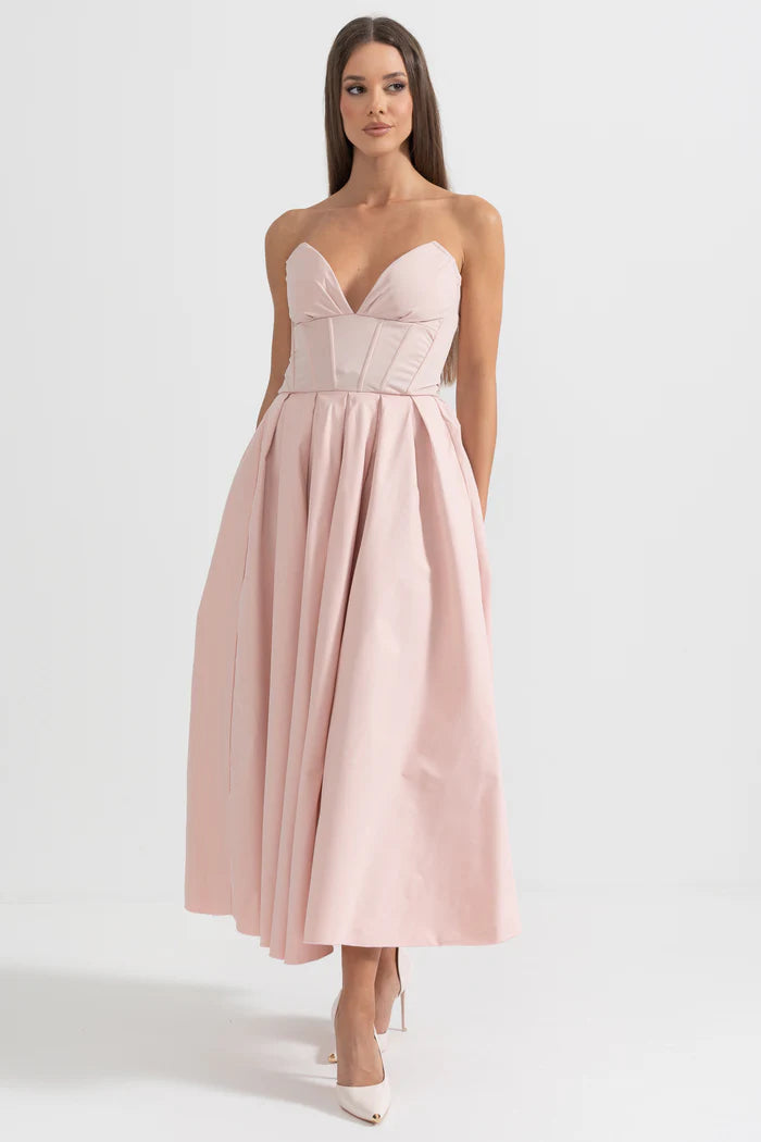 Sophisticated Strapless Midi Dress with Fitted Bodice