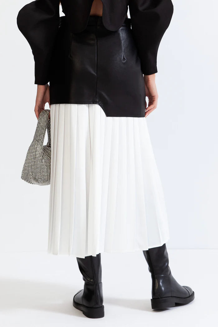 PLEATED MIDI SKIRT WITH LEATHER EFFECT - B&W